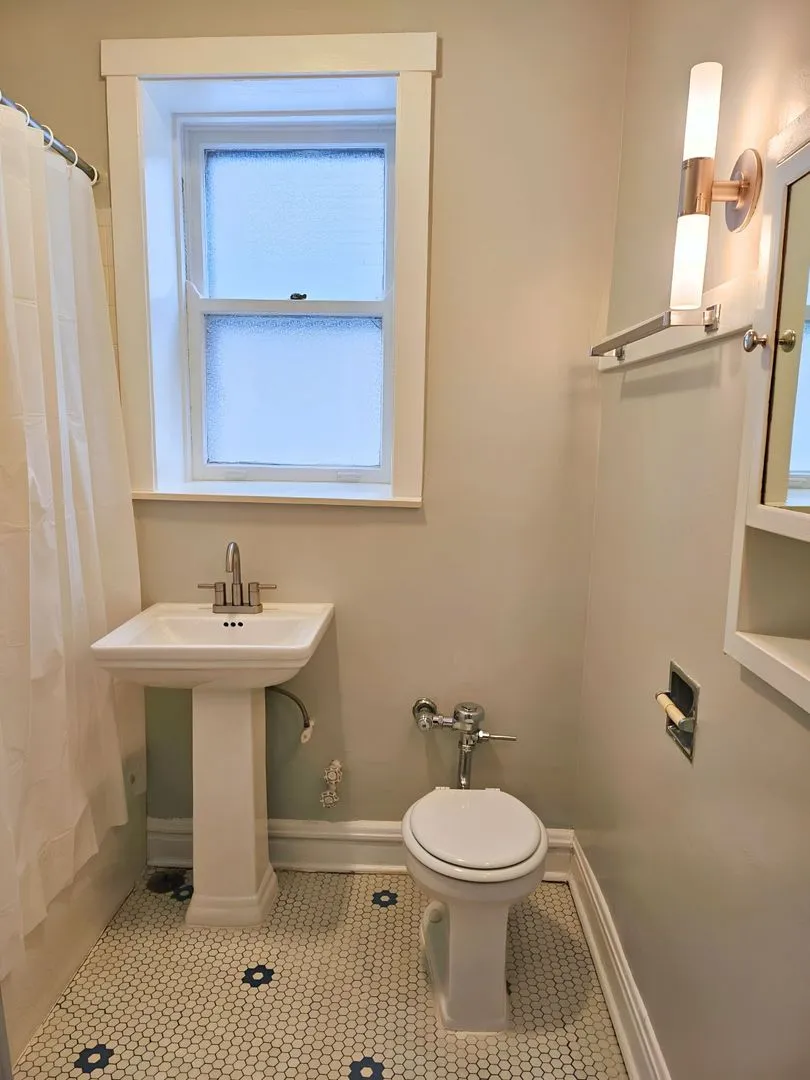 1623 W Thome Ave, , 60660, USA 60660-unit#3-Chicago-IL