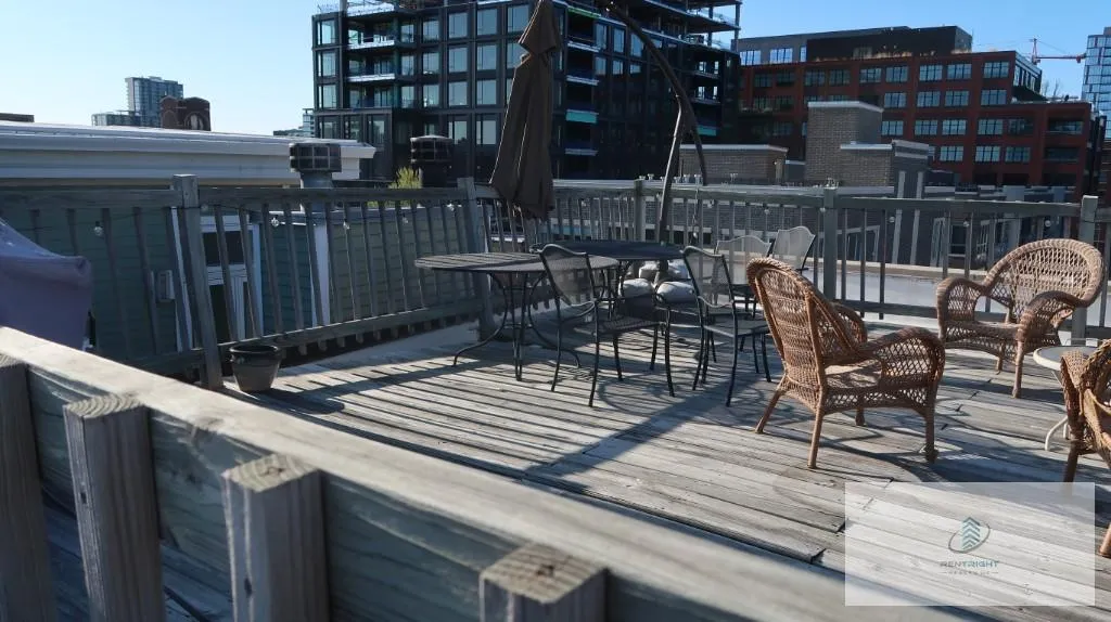 1061 W Madison St, ,  60607, USA 60607-unit#2R-Chicago-IL
