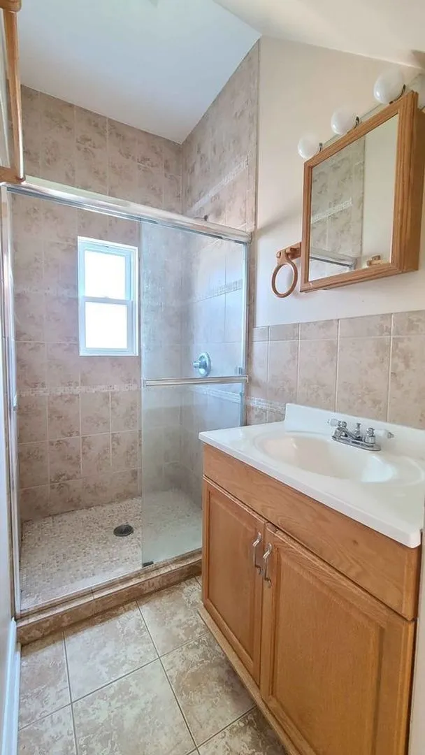 2024 N Wolcott Ave, , 60614, USA 60614-unit#CH-Chicago-IL