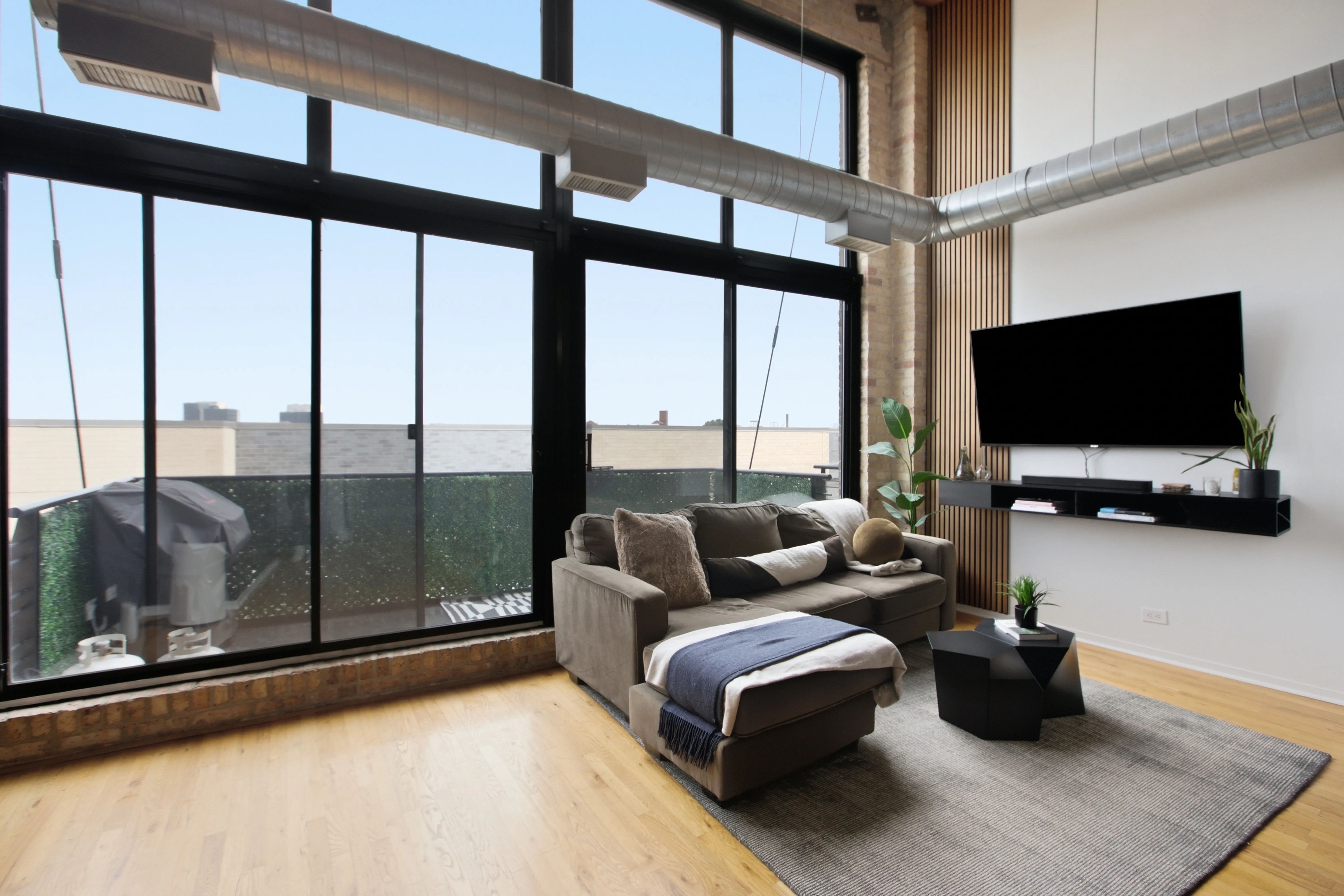 1935 N Fairfield Ave, ,  60647, USA 60647-unit#407-Chicago-IL