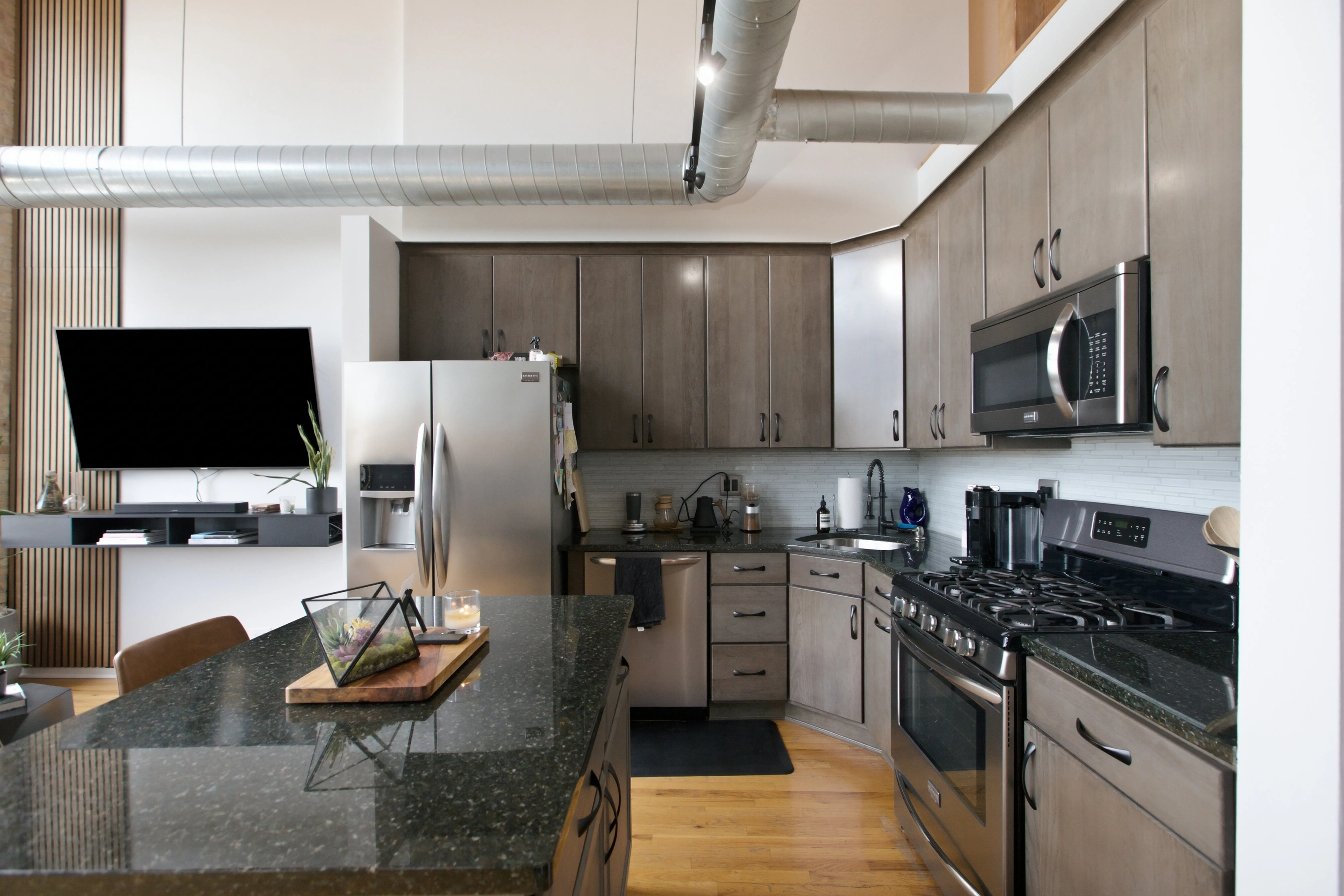 1935 N Fairfield Ave, ,  60647, USA 60647-unit#407-Chicago-IL