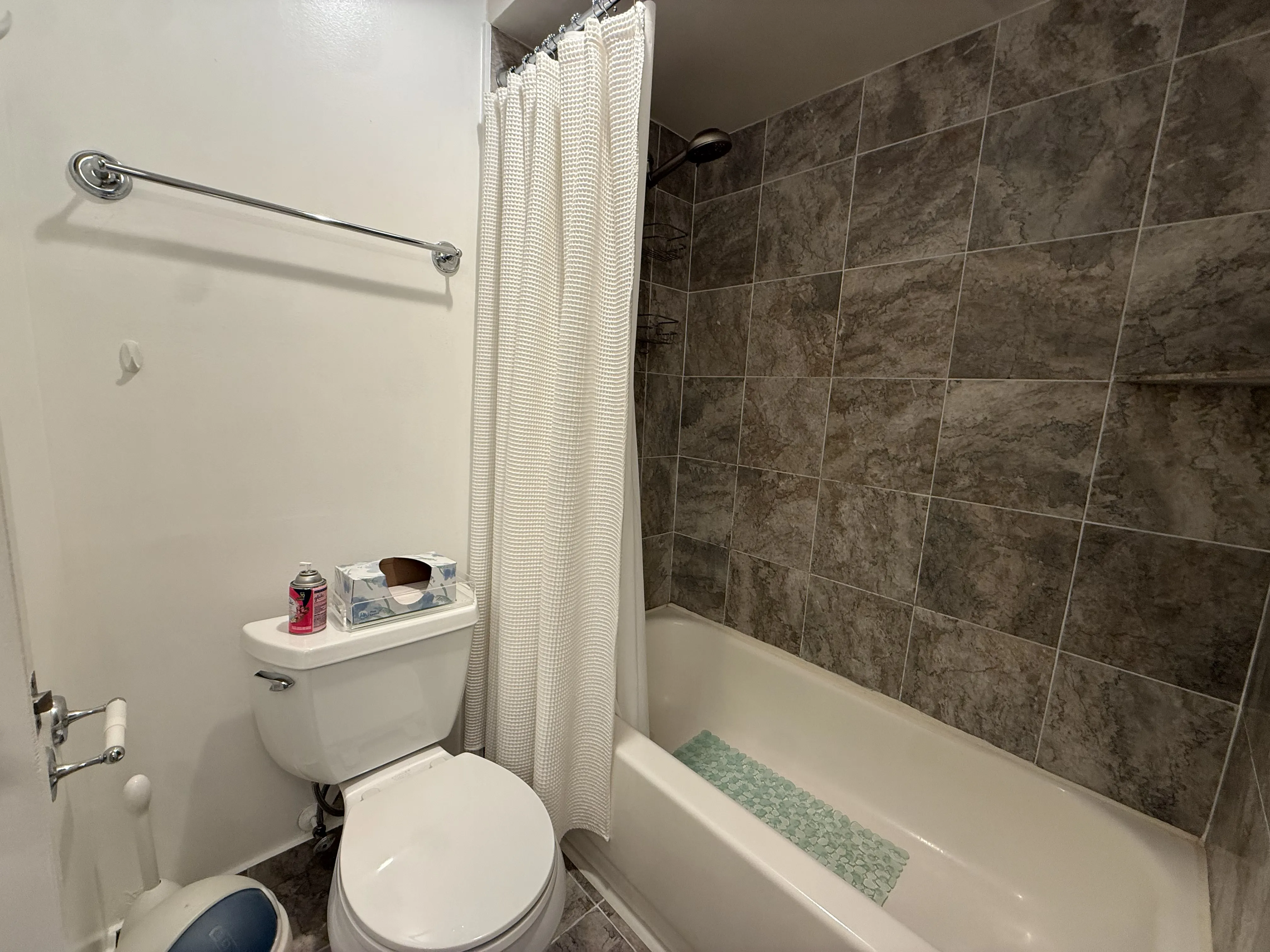 6102 N Sheridan Rd, , 60660, USA 60660-unit#208-Chicago-IL