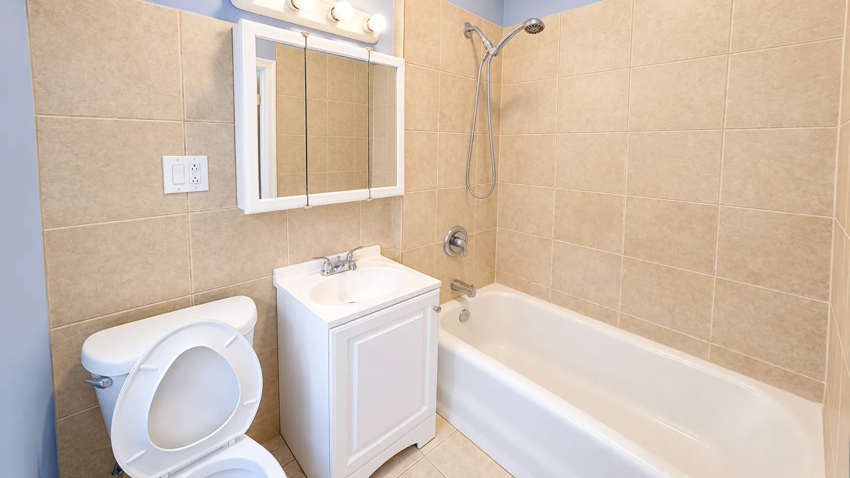 4646 W Addison St, , 60641, USA 60641-unit#3W-Chicago-IL