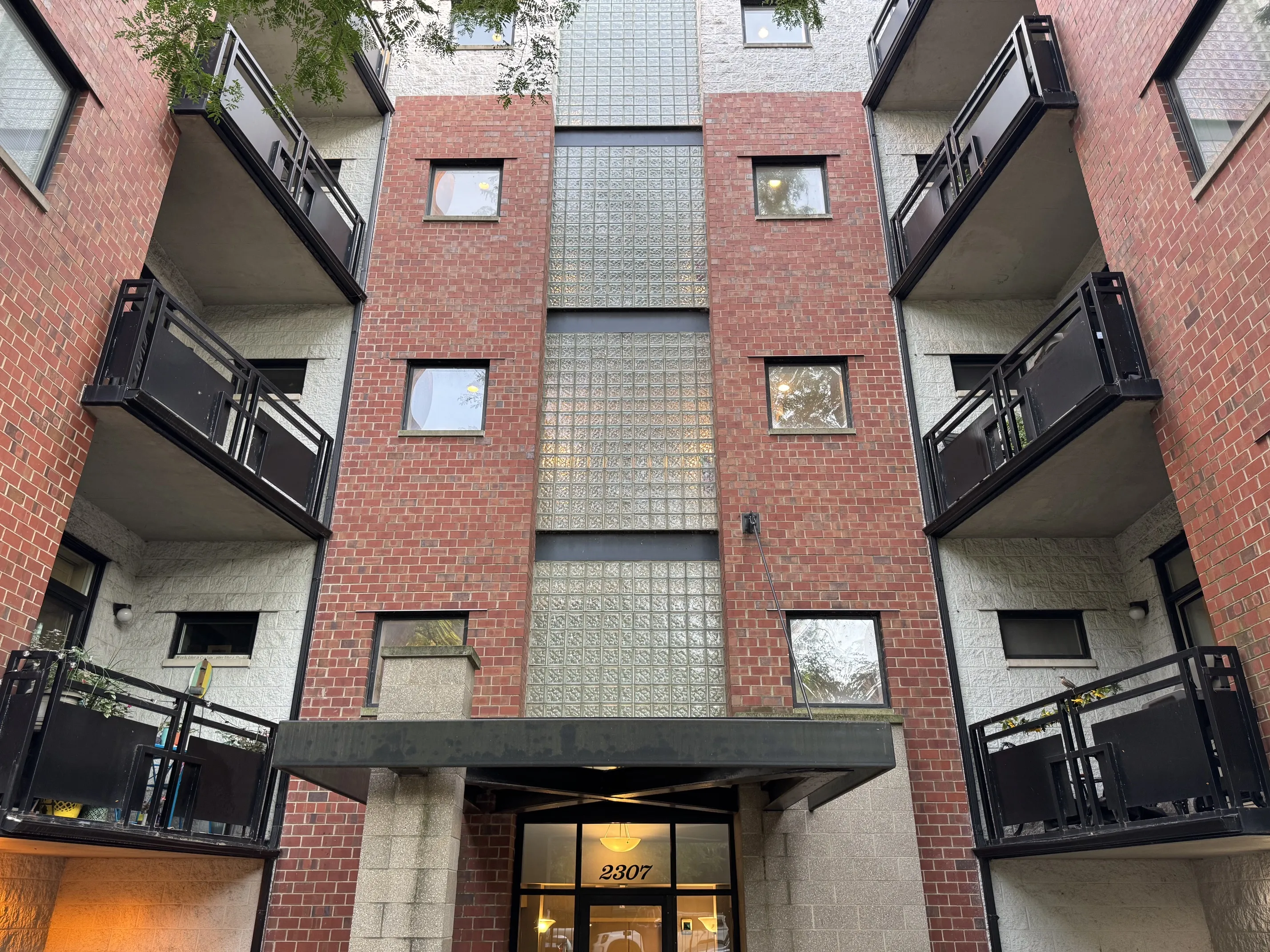 2307 W Wolfram St, ,  60618, USA 60618-unit#214-Chicago-IL