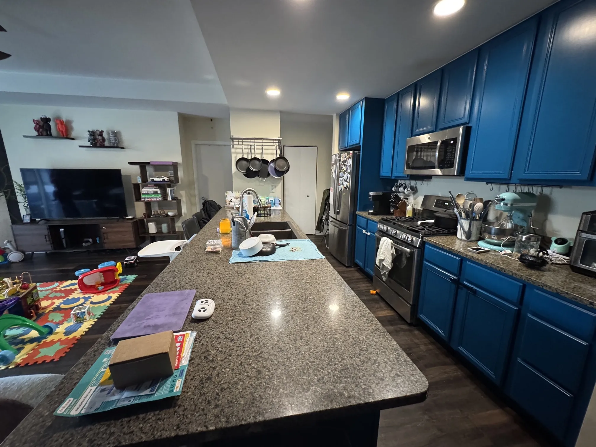 2307 W Wolfram St, ,  60618, USA 60618-unit#214-Chicago-IL