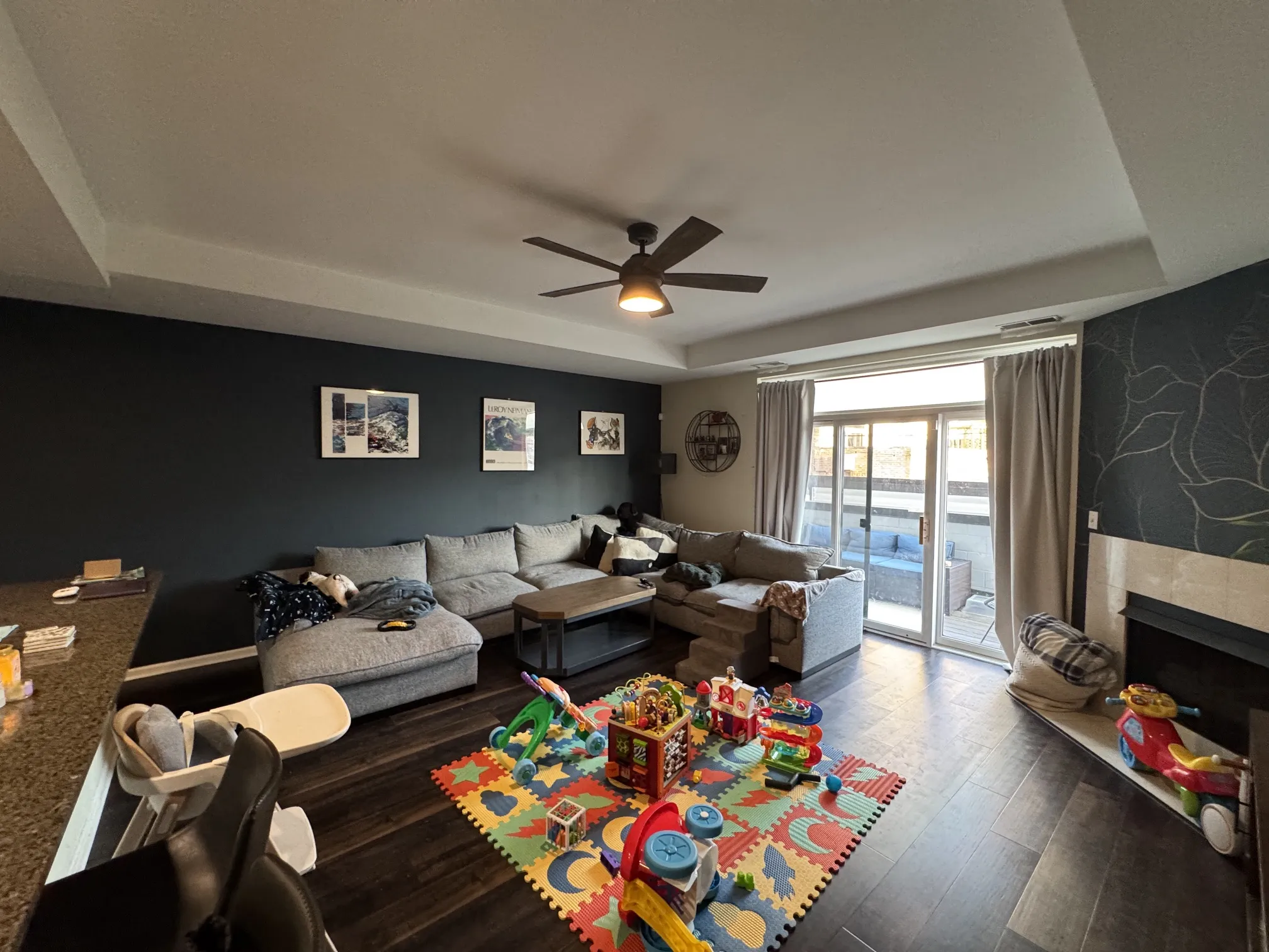 2307 W Wolfram St, ,  60618, USA 60618-unit#214-Chicago-IL