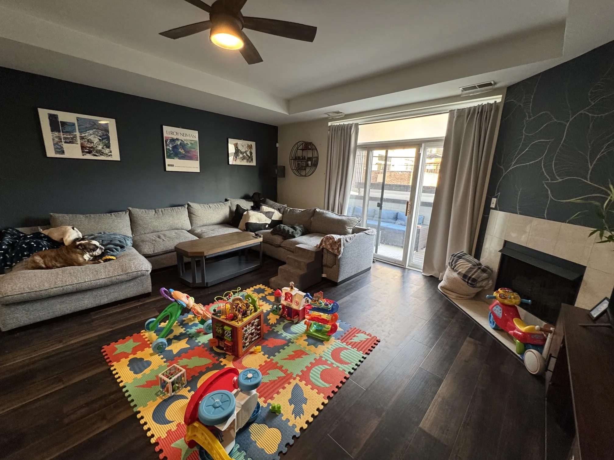 2307 W Wolfram St, ,  60618, USA 60618-unit#214-Chicago-IL