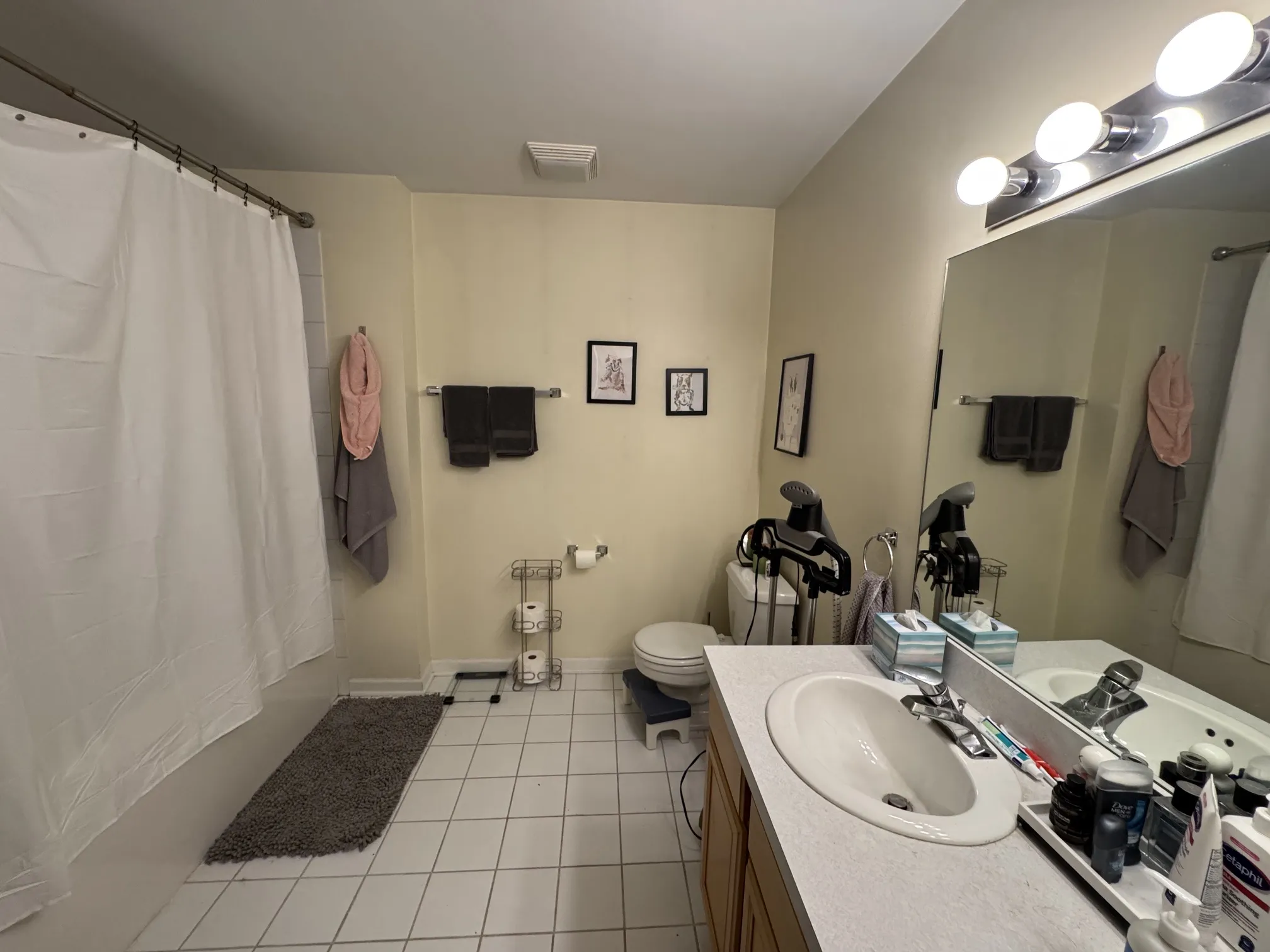 2307 W Wolfram St, ,  60618, USA 60618-unit#214-Chicago-IL
