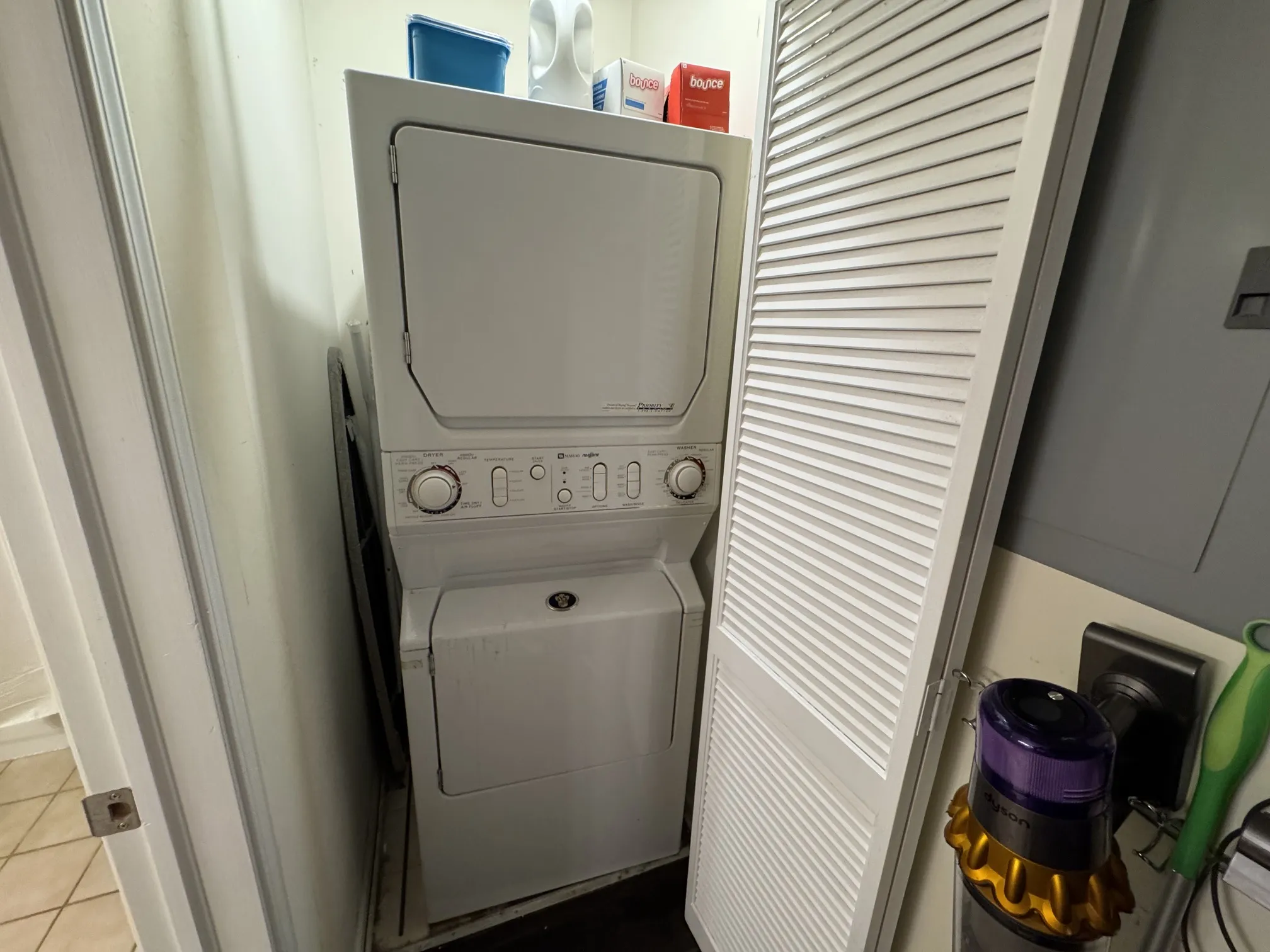 2307 W Wolfram St, ,  60618, USA 60618-unit#214-Chicago-IL
