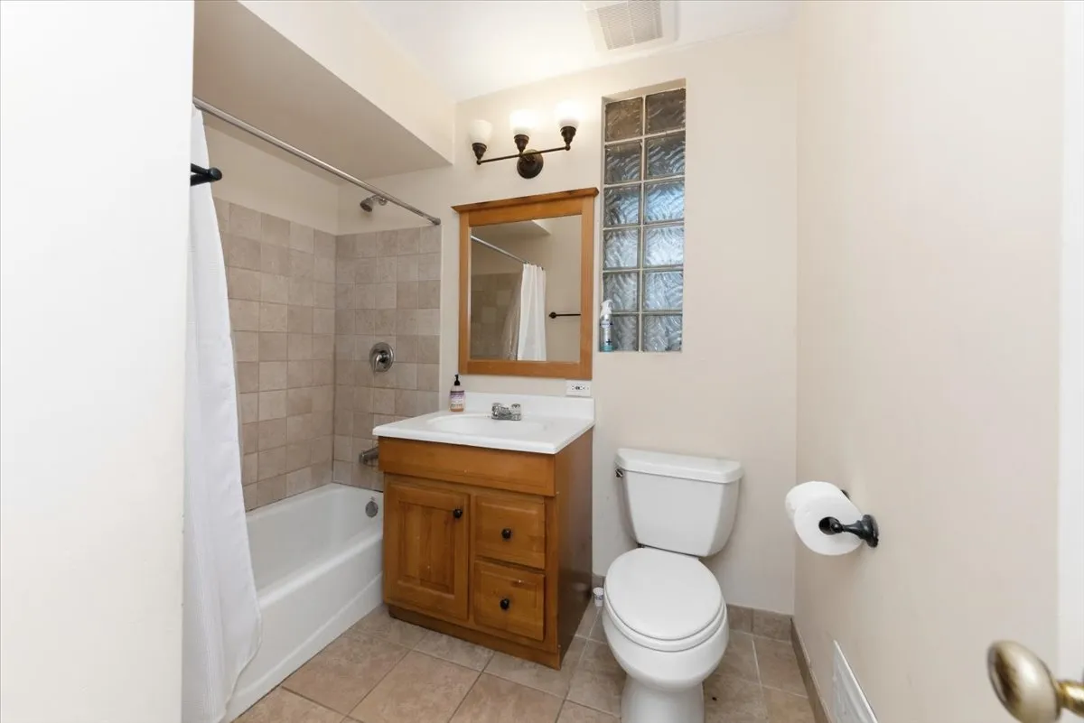 8943 Ewing Ave, ,  60203, USA 60203-Evanston-IL