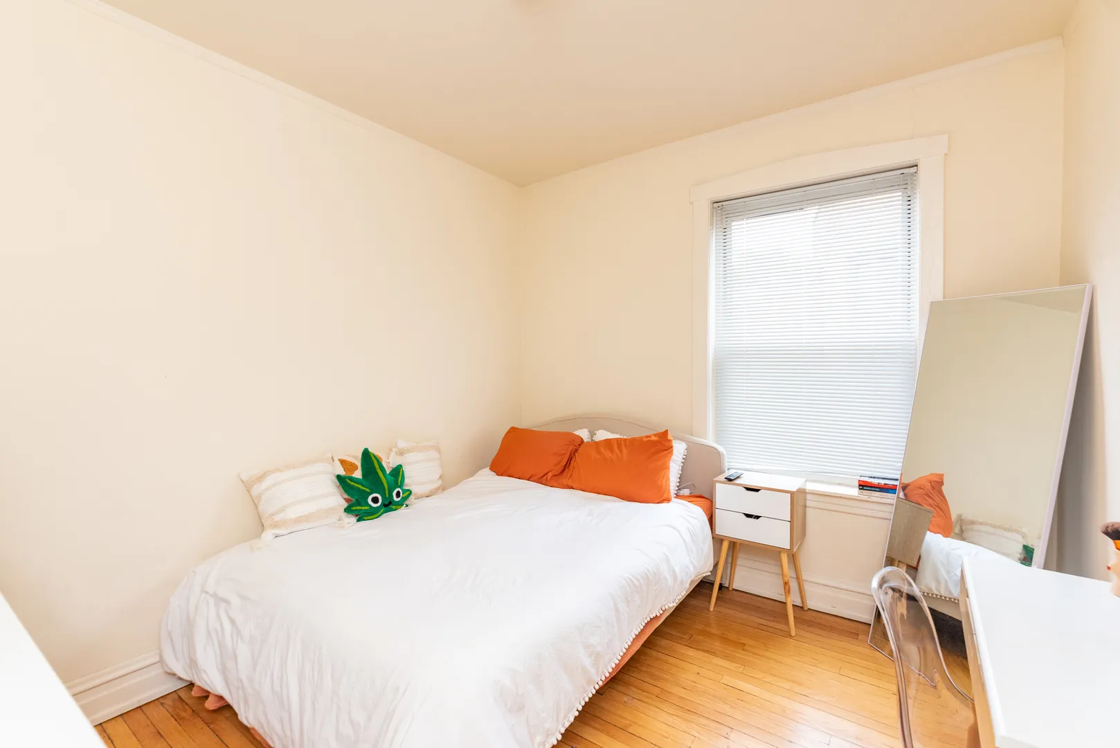3413 N Elaine Pl, ,  60657, USA 60657-unit#2-Chicago-IL