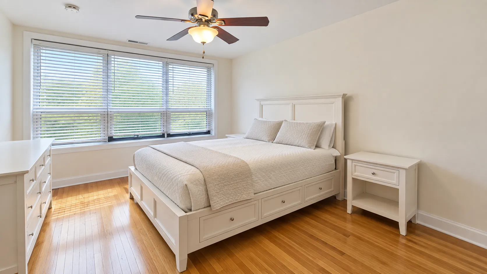 1214 W Belmont Ave, , 60657, USA 60657-unit#2S-Chicago-IL
