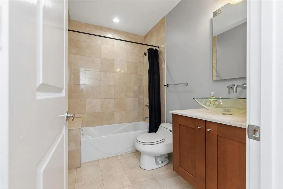 6531 S Woodlawn Ave, , 60637, USA 60637-unit#4S-Chicago-IL