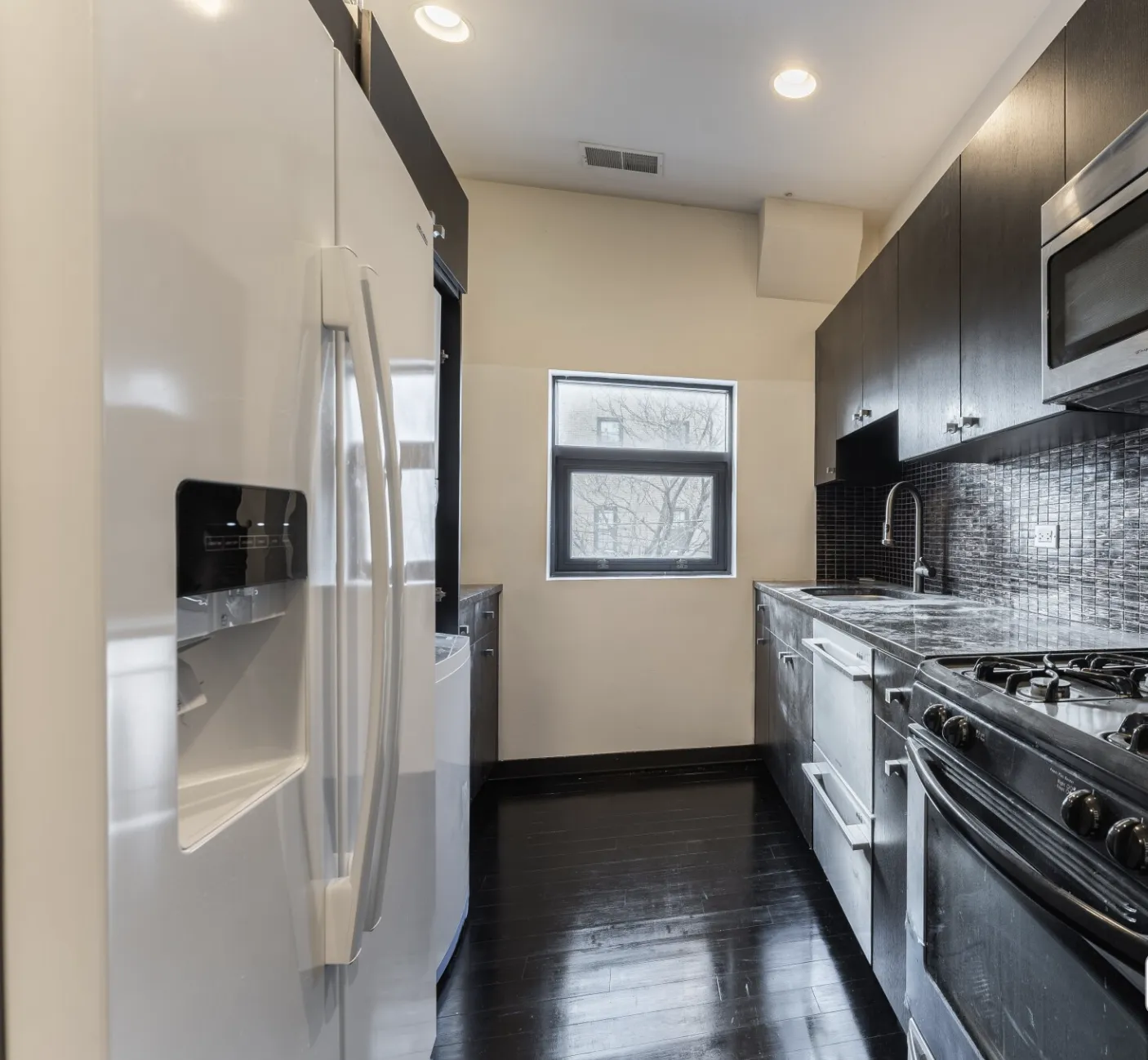 206 W Division St, , 60610, USA 60610-unit#2F-Chicago-IL
