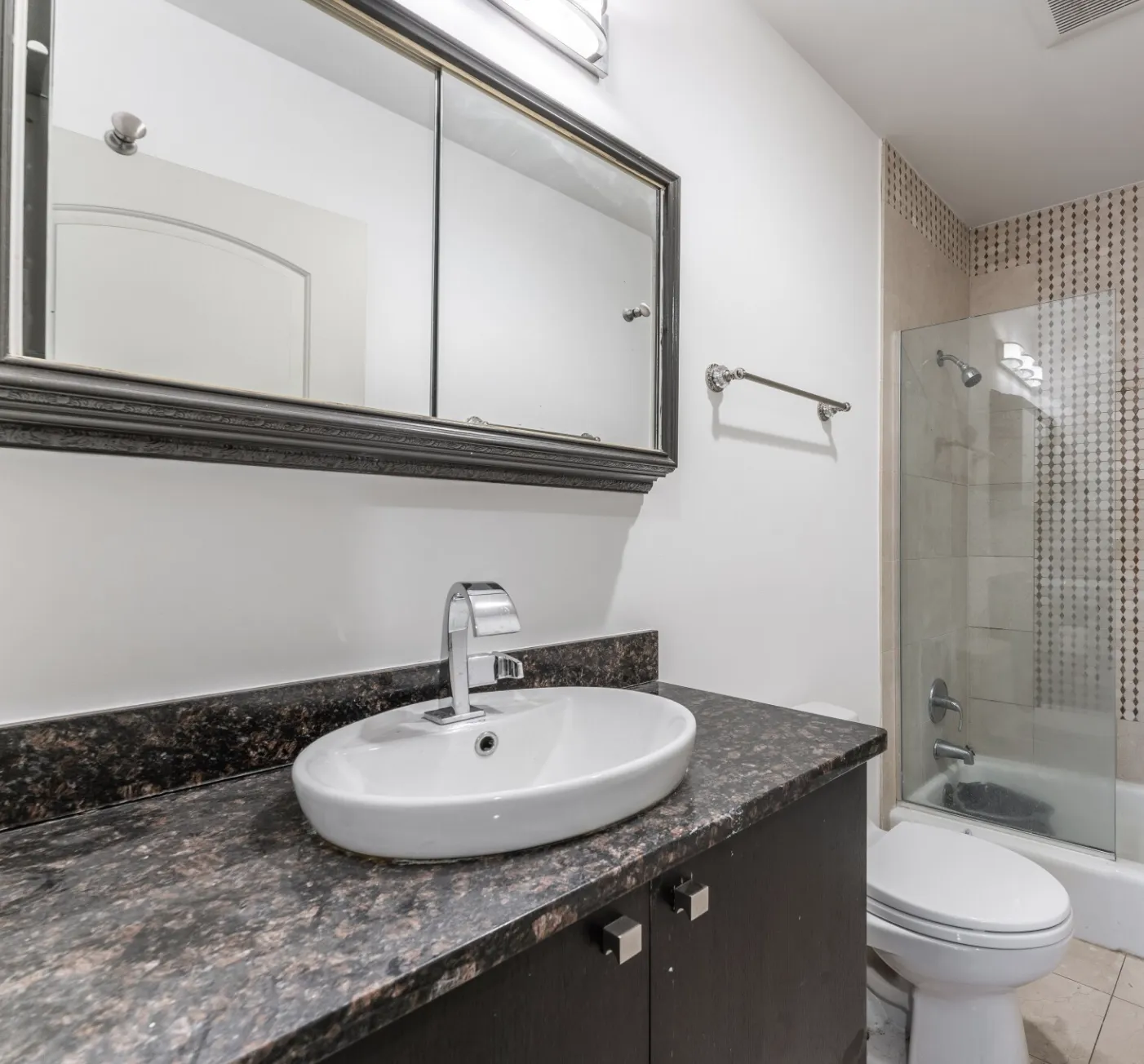 206 W Division St, , 60610, USA 60610-unit#2F-Chicago-IL