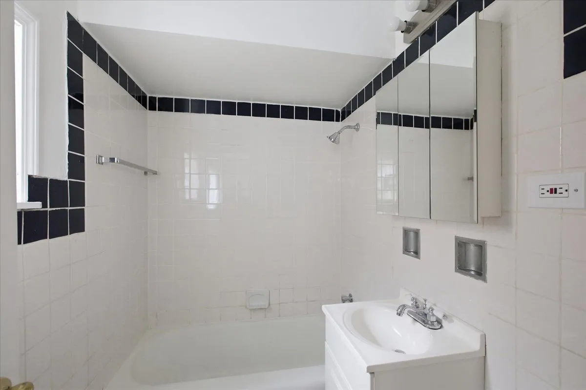 6256 W 64th Pl, ,  60638, USA 60638-unit#102-Chicago-IL