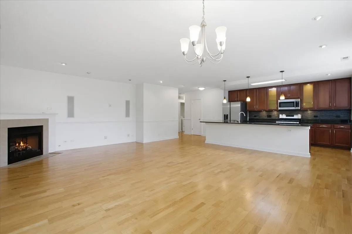 2220 W Maypole Ave, , 60612, USA 60612-unit#202-Chicago-IL