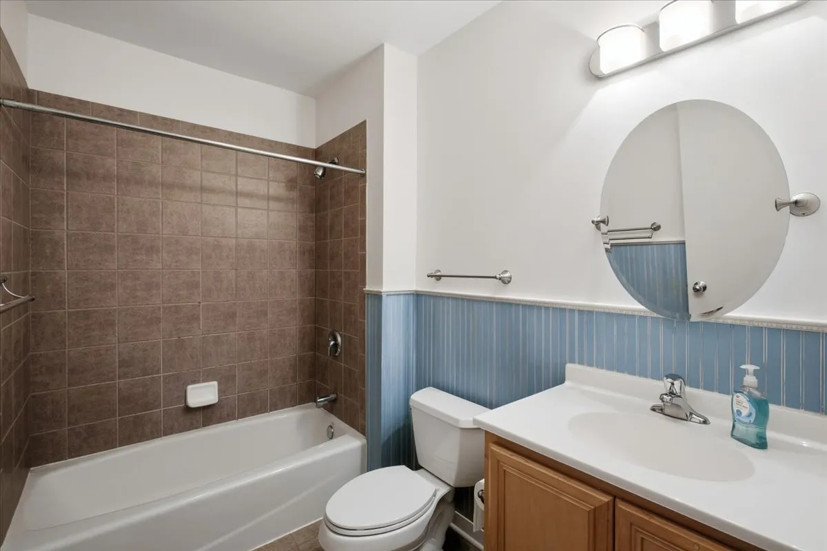 2220 W Maypole Ave, , 60612, USA 60612-unit#202-Chicago-IL