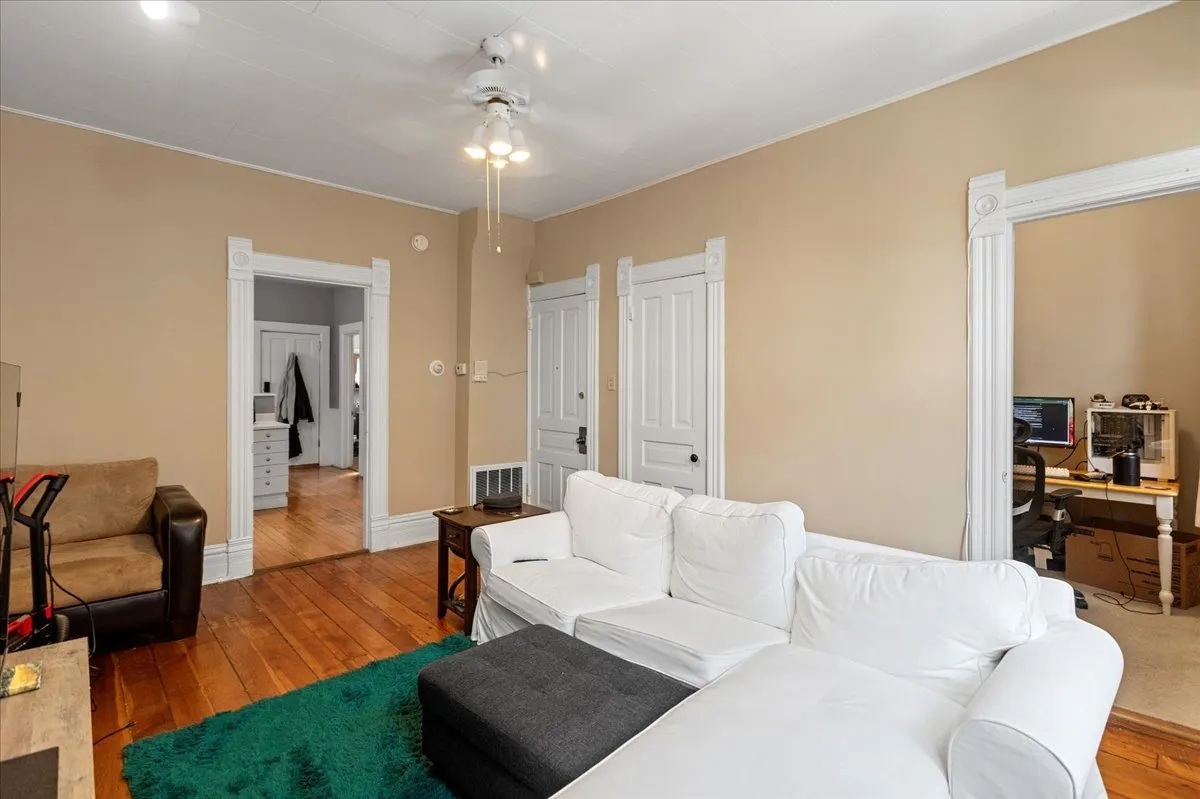 1421 W Fletcher St, , 60657, USA 60657-unit#2F-Chicago-IL