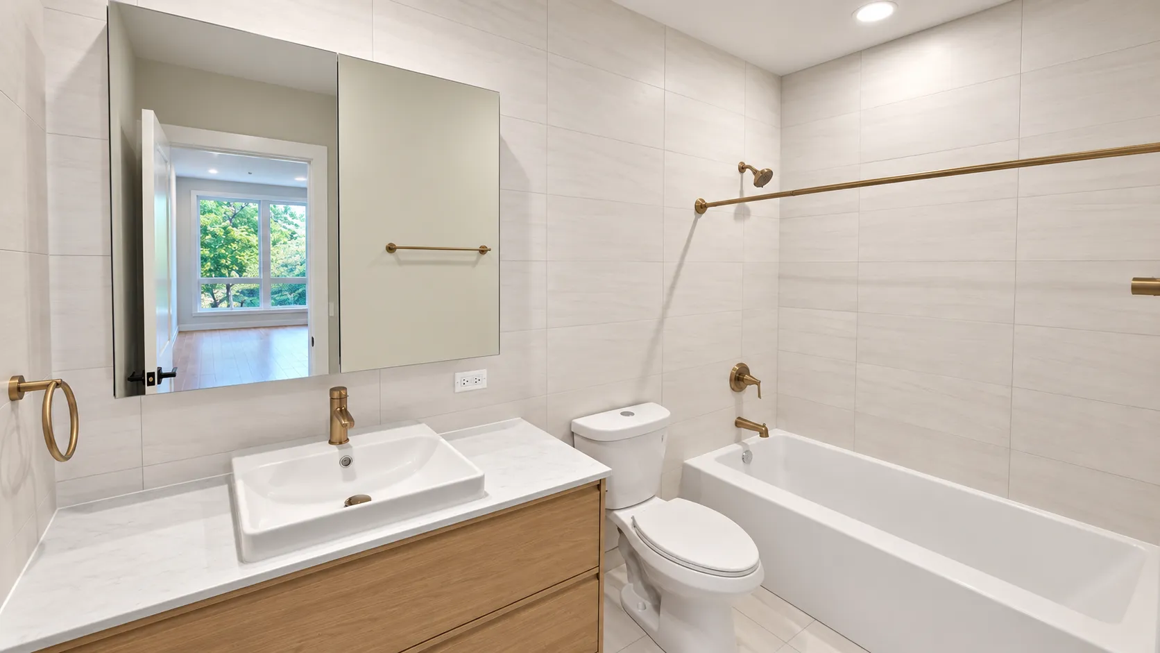 2839 W 24th Blvd, , 60623, USA 60623-unit#2R-Chicago-IL