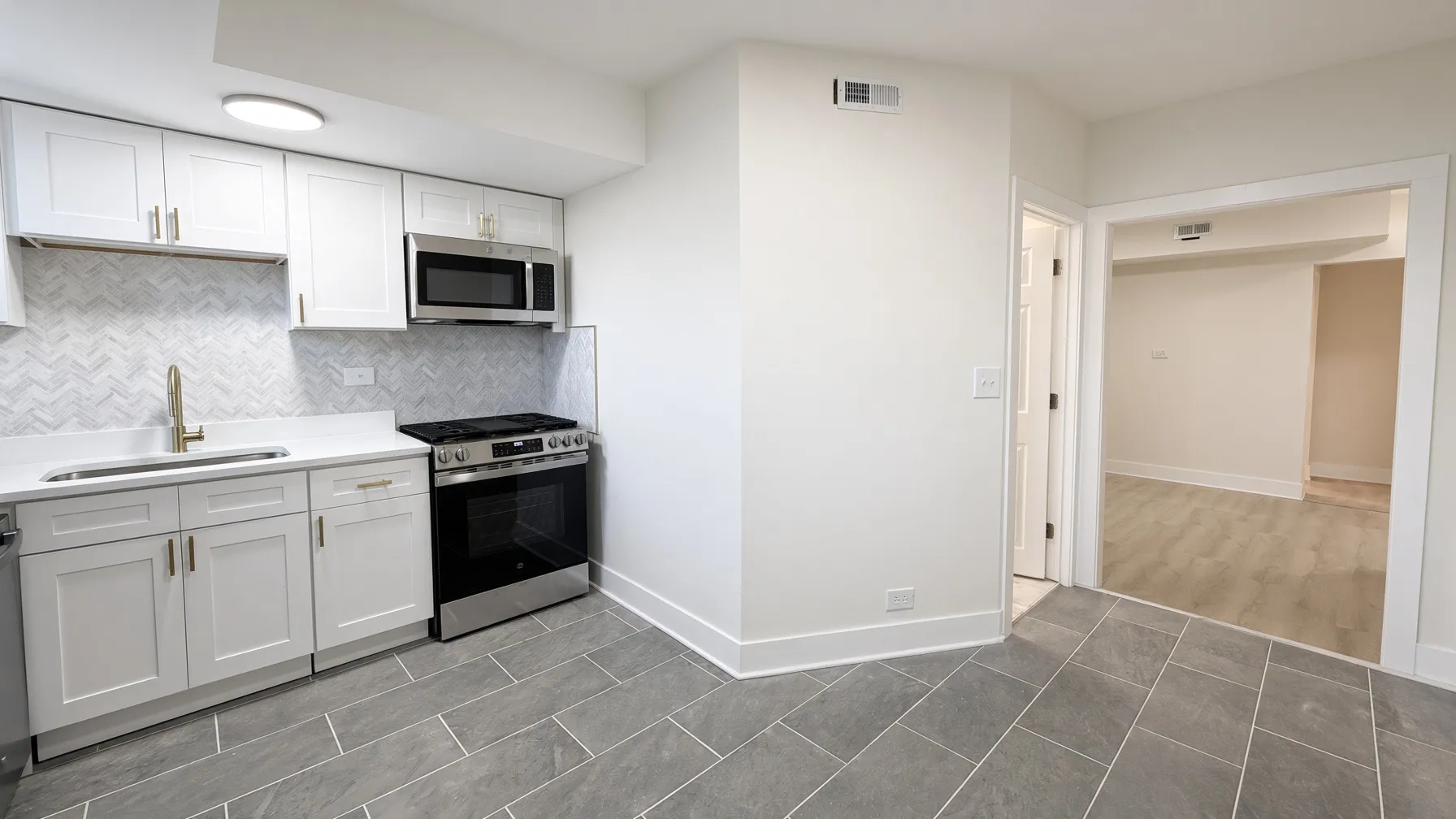 4347 W Irving Park Rd, ,  60641, USA 60641-unit#GE-Chicago-IL