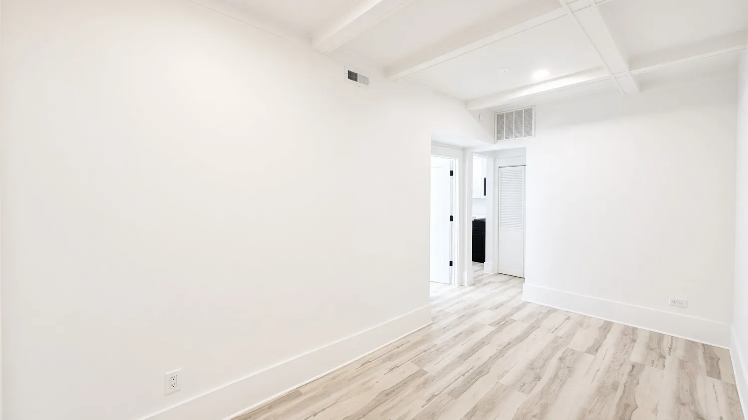 4347 W Irving Park Rd, , 60641, USA 60641-unit#2E-Chicago-IL