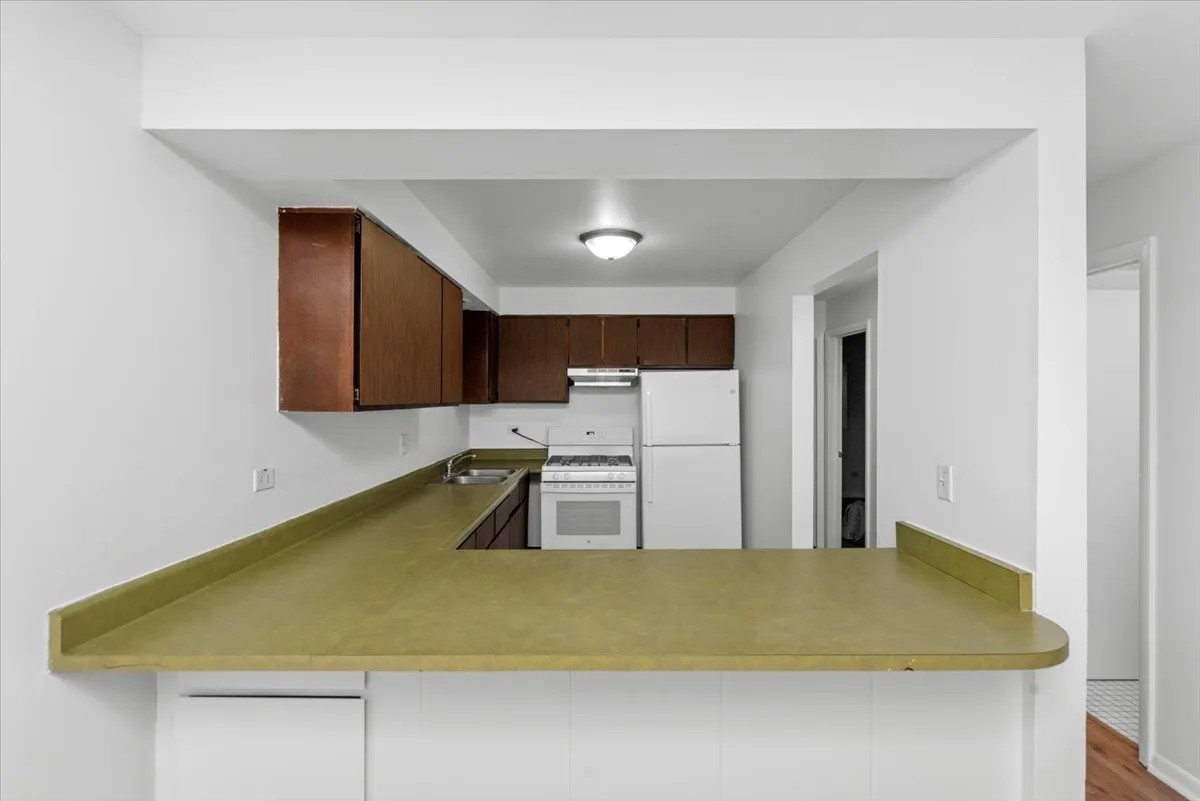 124 W Washington St, , 60073, USA 60073-unit#111-Round Lake-IL