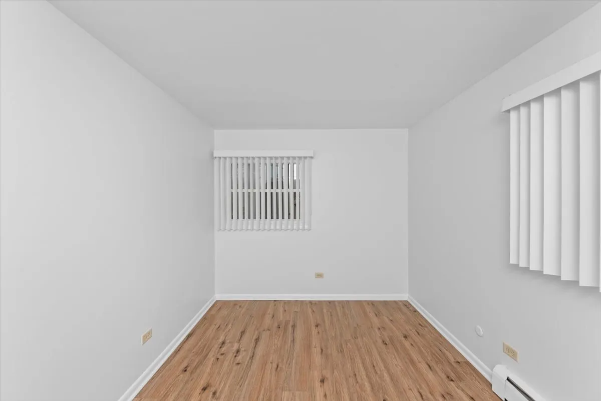 124 W Washington St, , 60073, USA 60073-unit#111-Round Lake-IL