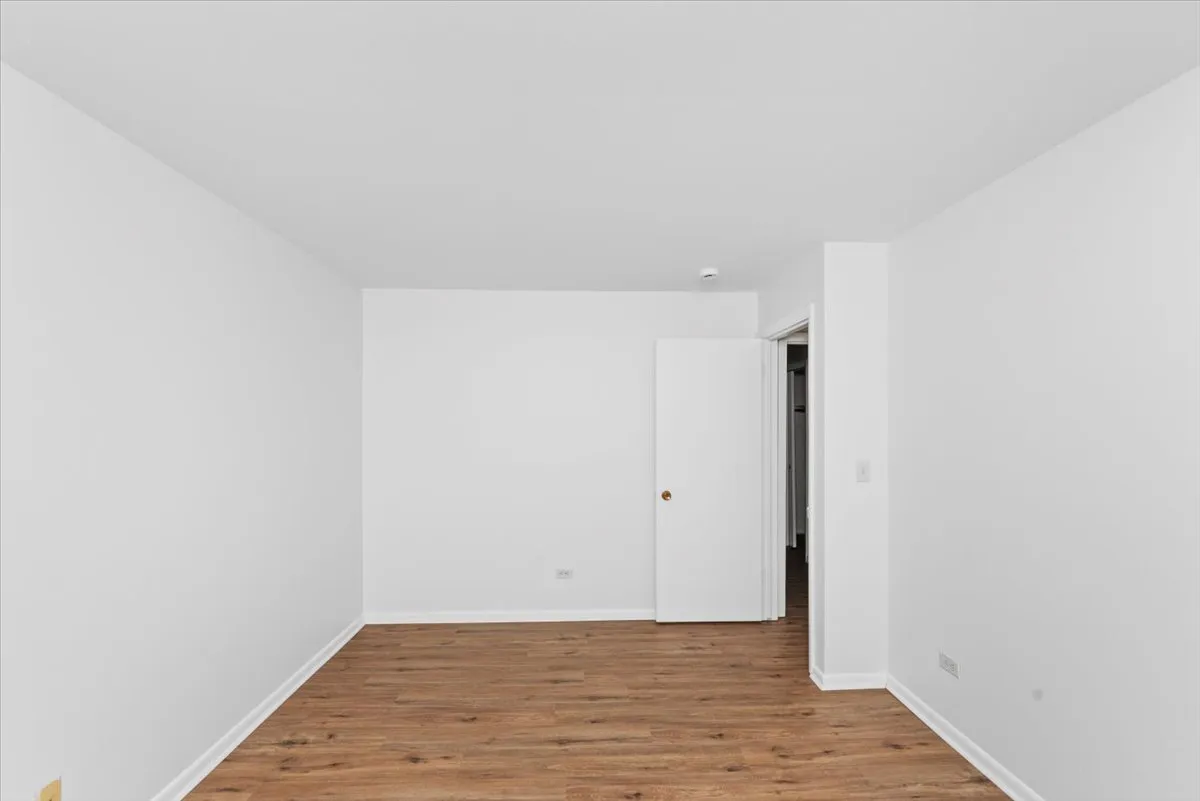 124 W Washington St, , 60073, USA 60073-unit#111-Round Lake-IL