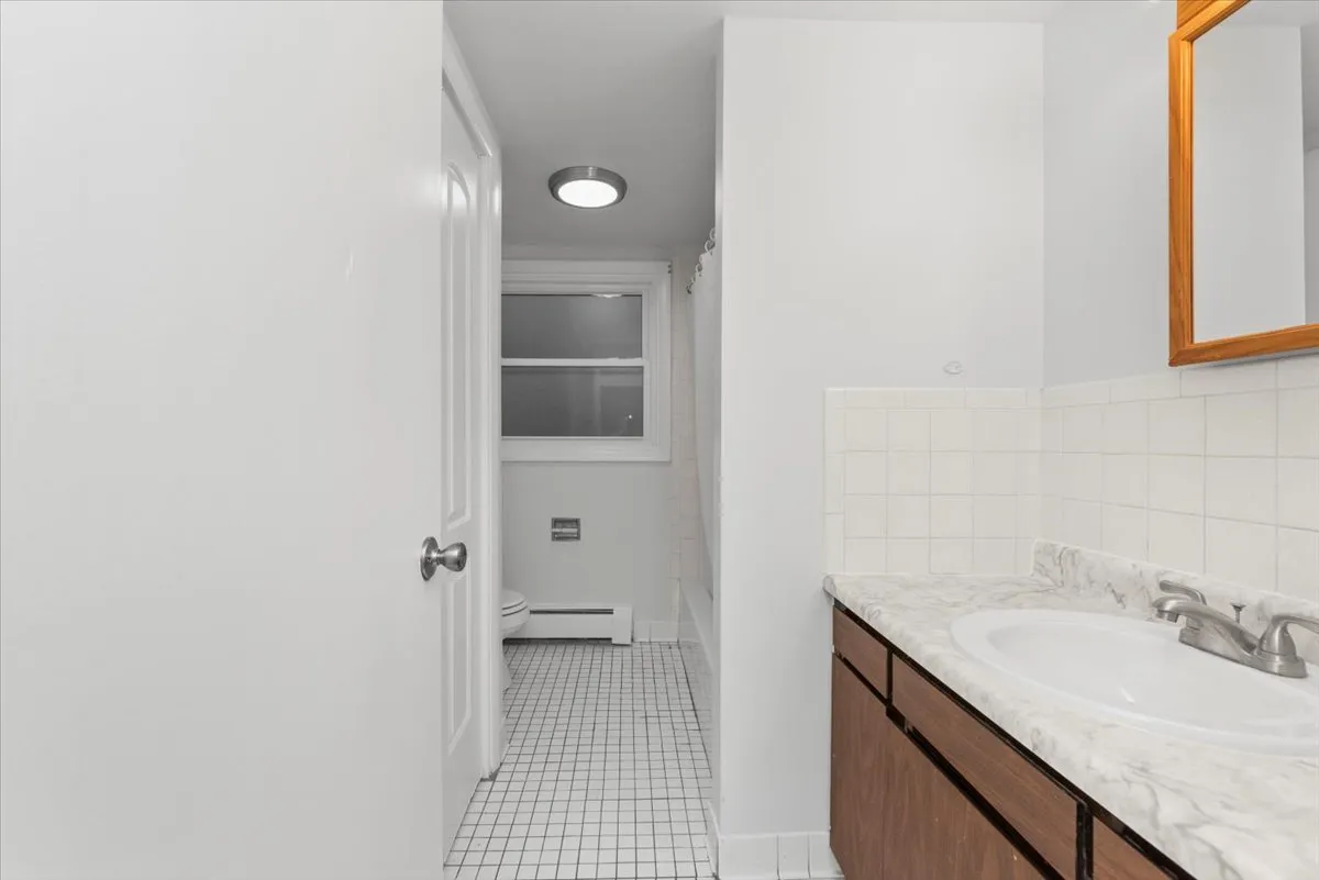 124 W Washington St, , 60073, USA 60073-unit#111-Round Lake-IL