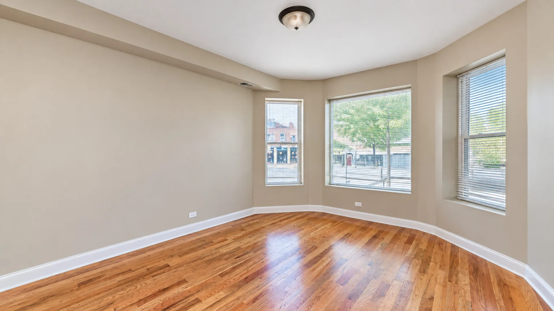 3927 N Clarendon Ave, , 60613, USA 60613-unit#1F-Chicago-IL