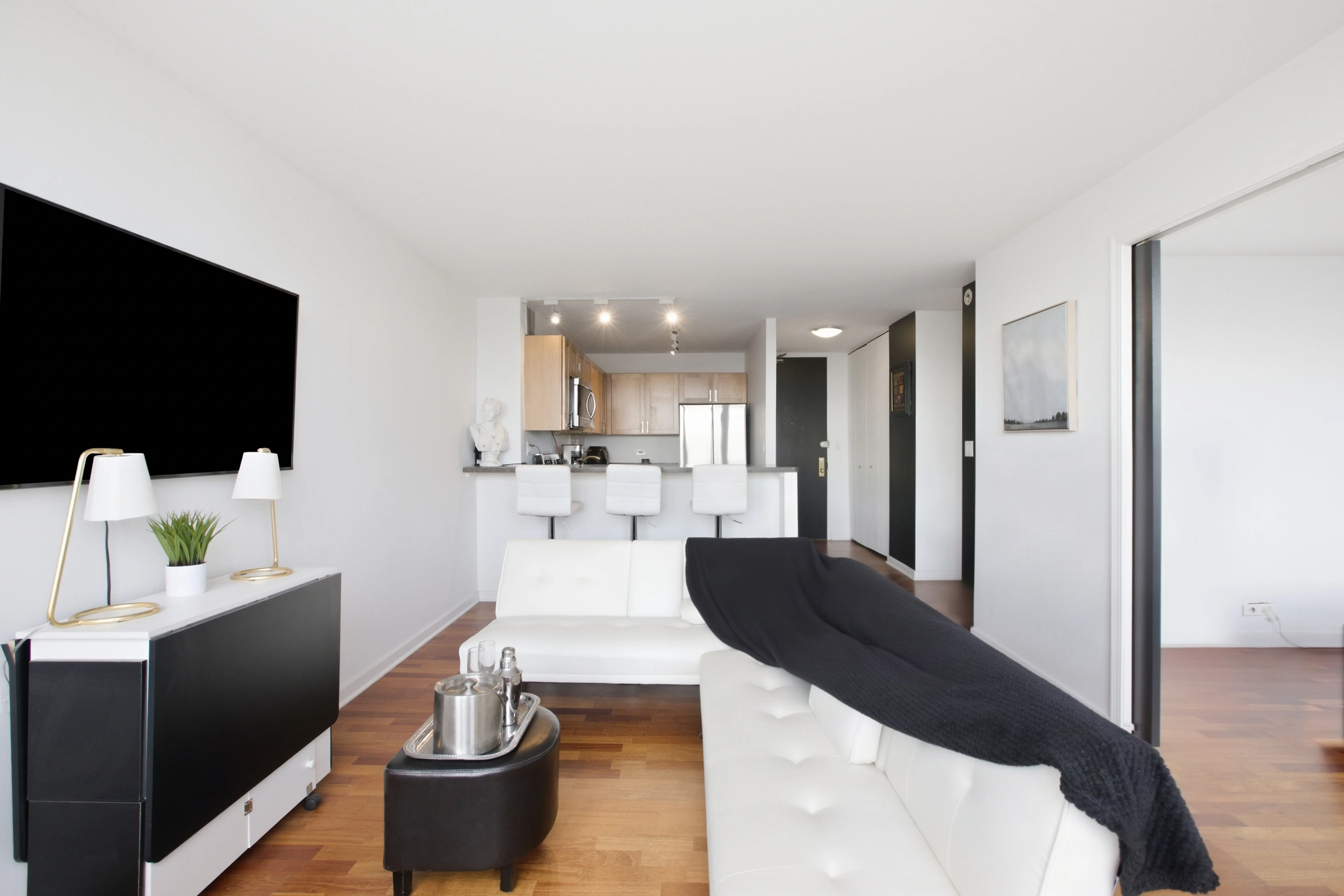 655 W Irving Park Rd, , 60613, USA 60613-unit#2907-Chicago-IL