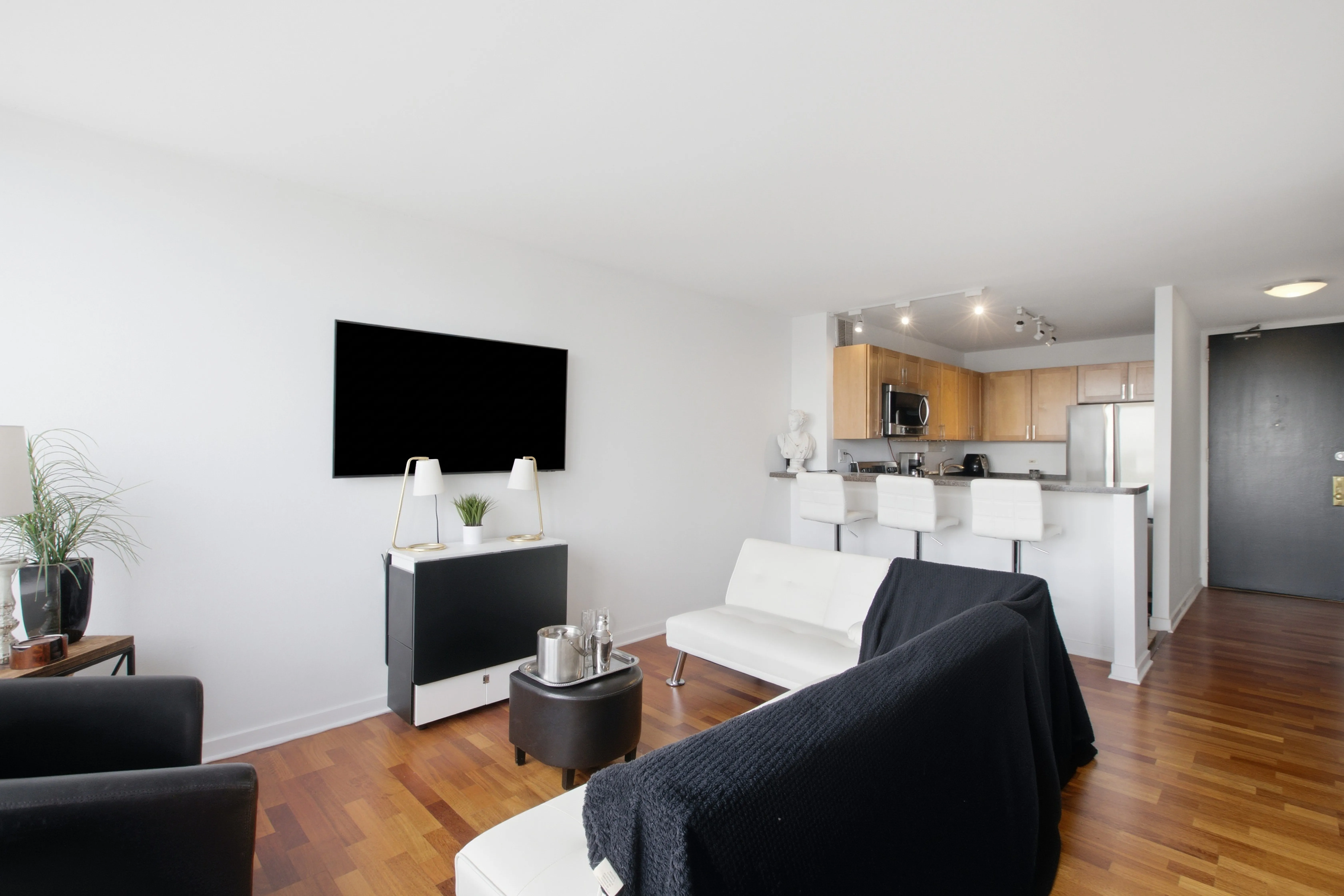 655 W Irving Park Rd, , 60613, USA 60613-unit#2907-Chicago-IL