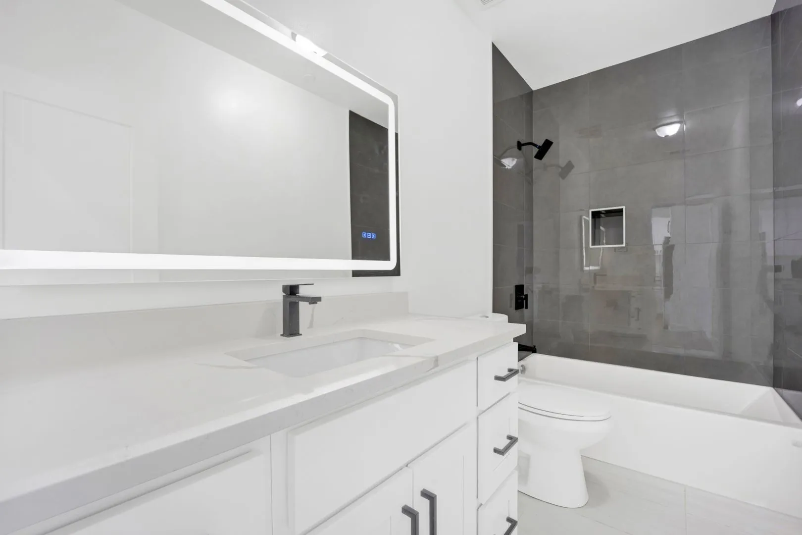 4350 W Lawrence Ave, , 60630, USA 60630-unit#306-Chicago-IL