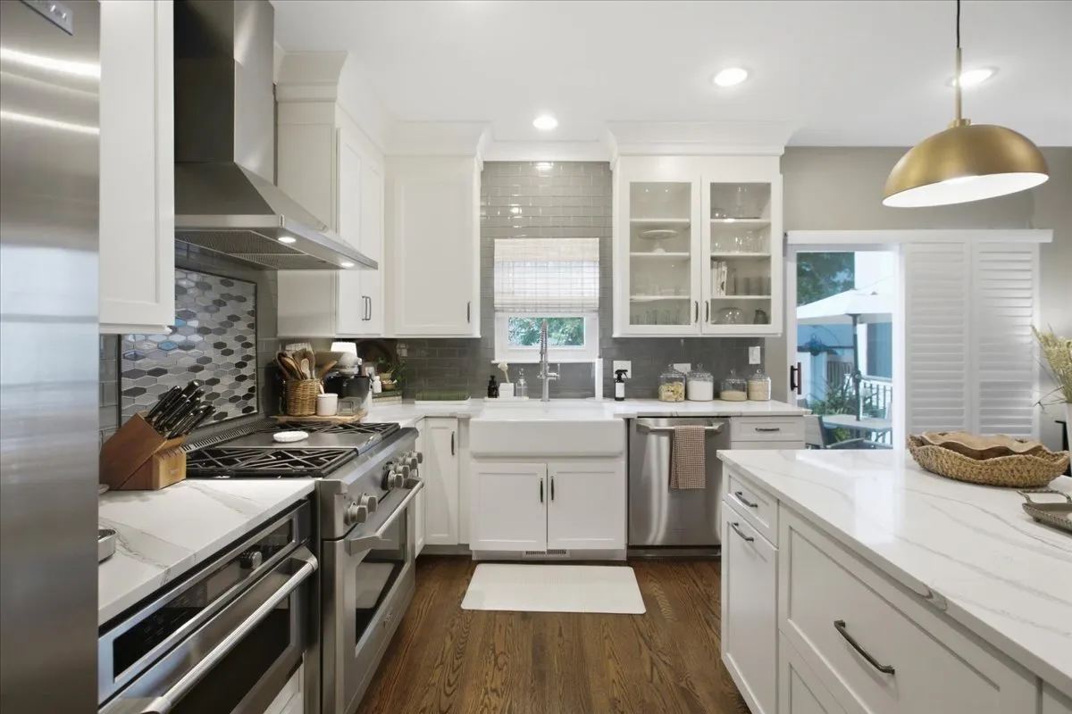 946 N Racine Ave, ,  60642, USA 60642-Chicago-IL