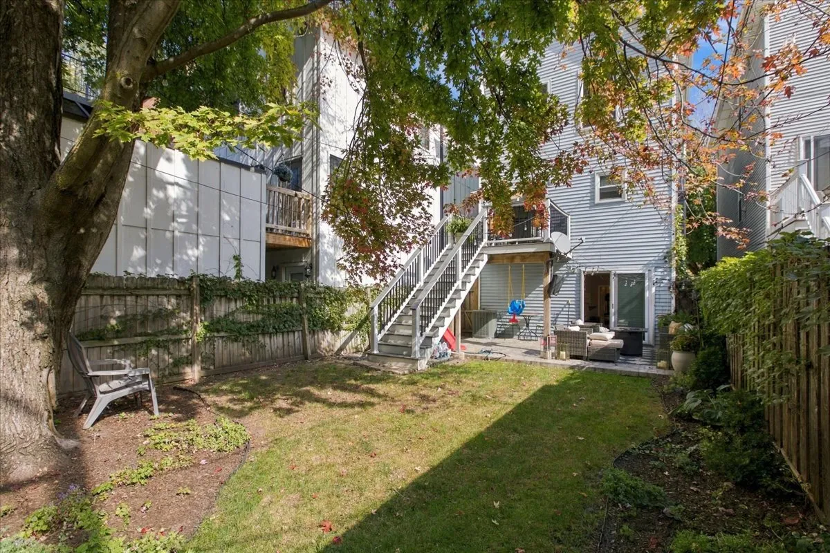 946 N Racine Ave, ,  60642, USA 60642-Chicago-IL