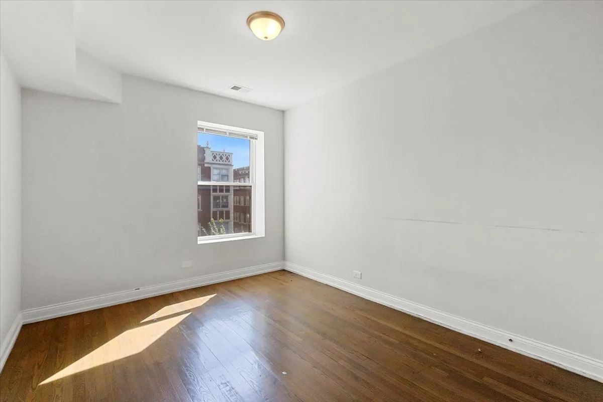 7134 S Yates Blvd, ,  60649, USA 60649-unit#3N-Chicago-IL