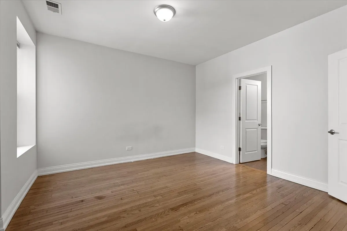 7134 S Yates Blvd, ,  60649, USA 60649-unit#3N-Chicago-IL