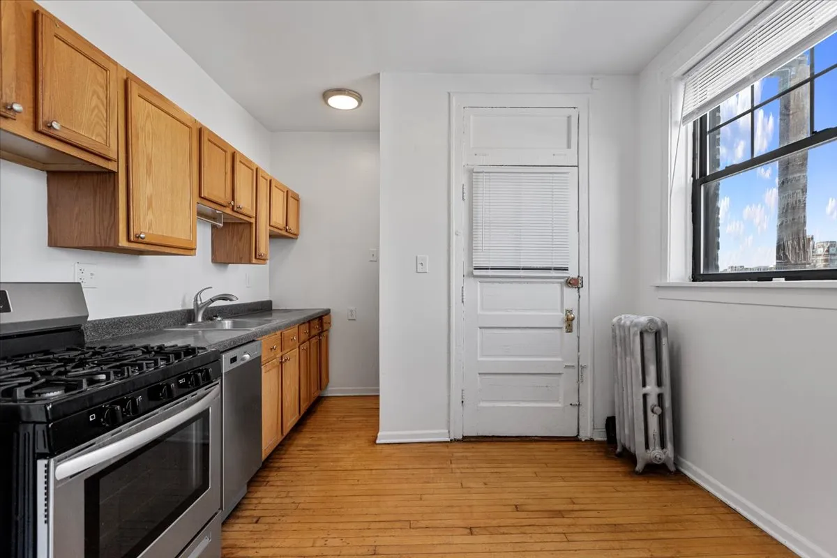 3600 N Claremont Ave, , 60618, USA 60618-unit#A2-Chicago-IL