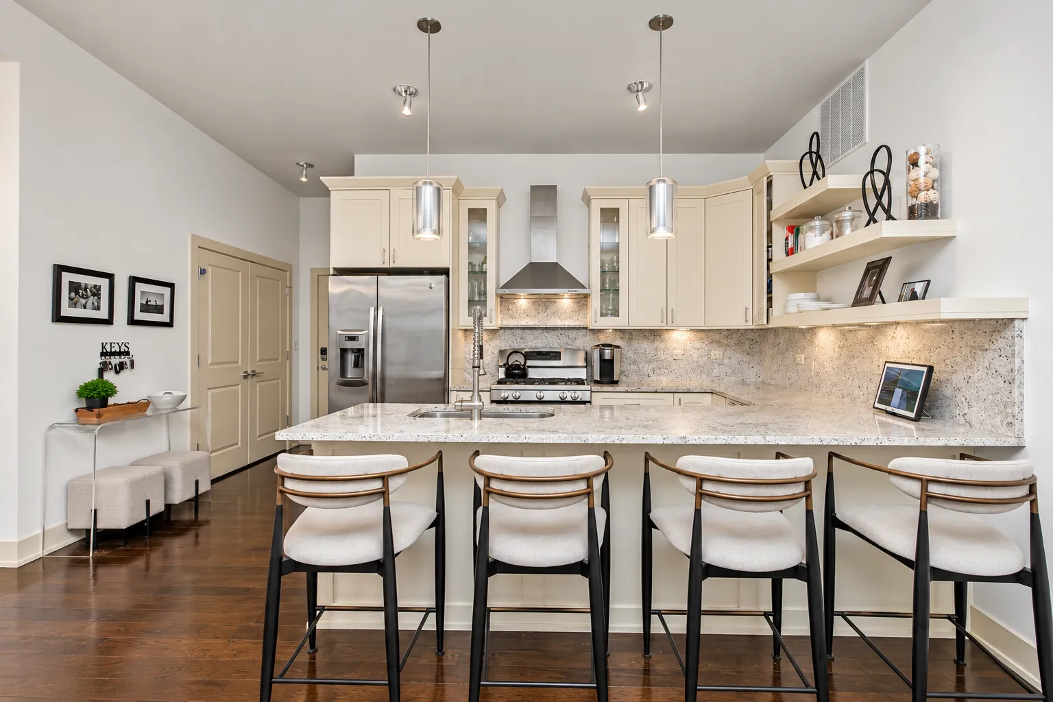 4234 S Ellis Ave, ,  60653, USA 60653-unit#4B-Chicago-IL