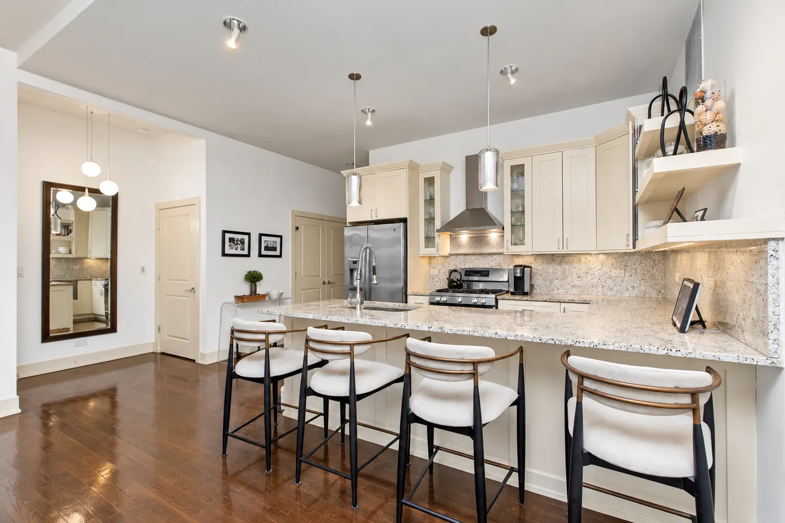 4234 S Ellis Ave, ,  60653, USA 60653-unit#4B-Chicago-IL
