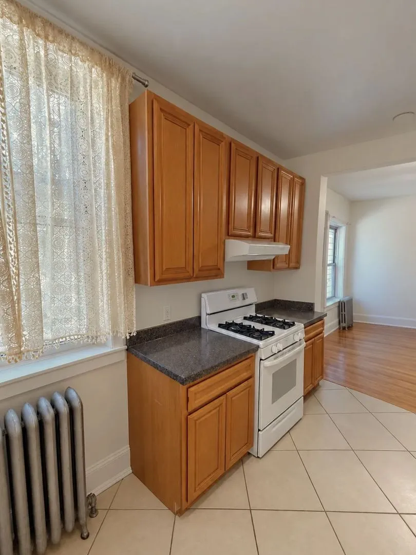 5652 N Ridge Ave, ,  60660, USA 60660-unit#2N-Chicago-IL