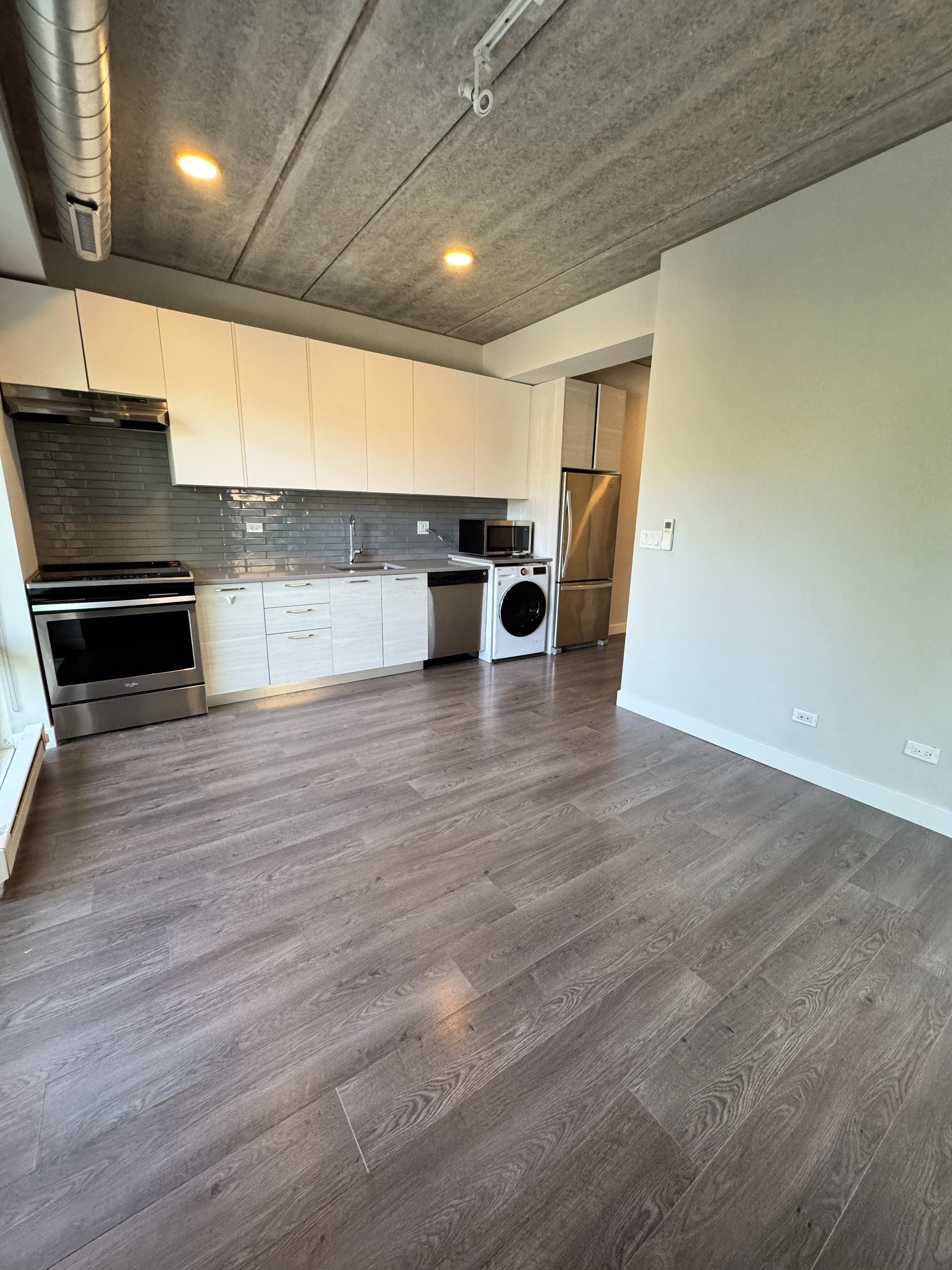2407 W Eastwood Ave, , 60625, USA 60625-unit#301-Chicago-IL