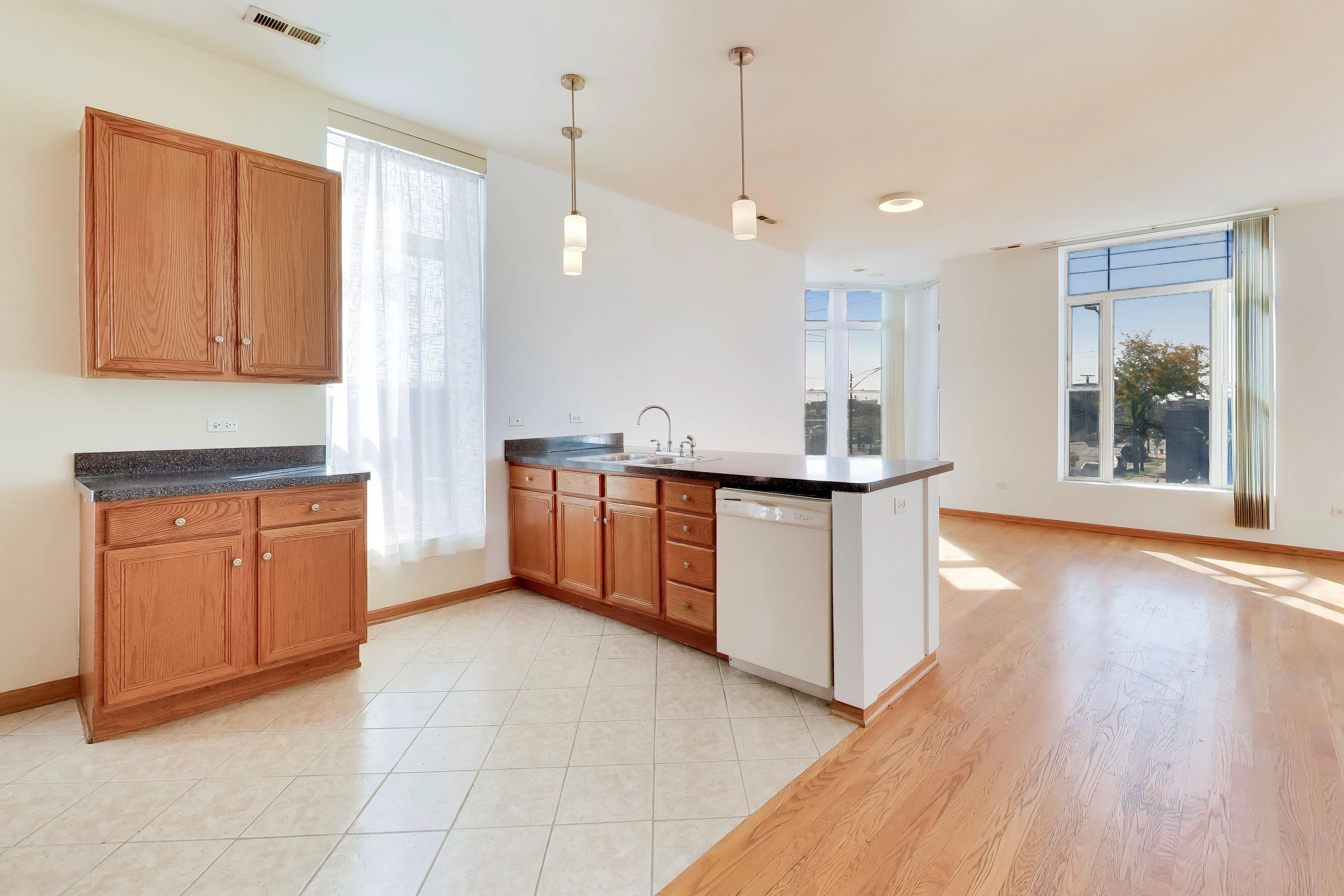 1700 W Cermak Rd, , 60608, USA 60608-unit#2F-Chicago-IL