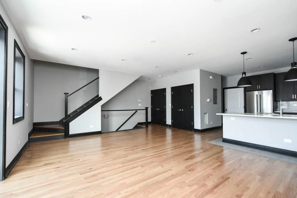 3923 N Ashland Ave, , 60613, USA 60707-unit#A-Chicago-IL