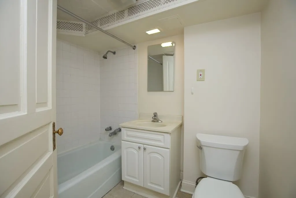 626 W Wellington Ave, ,  60657, USA 60657-unit#GR-Chicago-IL