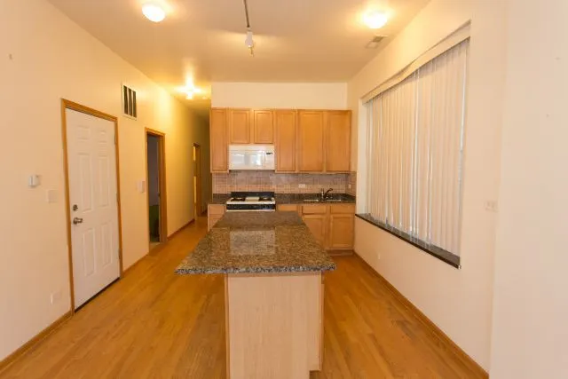 2138 W  Ave, ,  60622, USA 60622-unit#2F-Chicago-IL