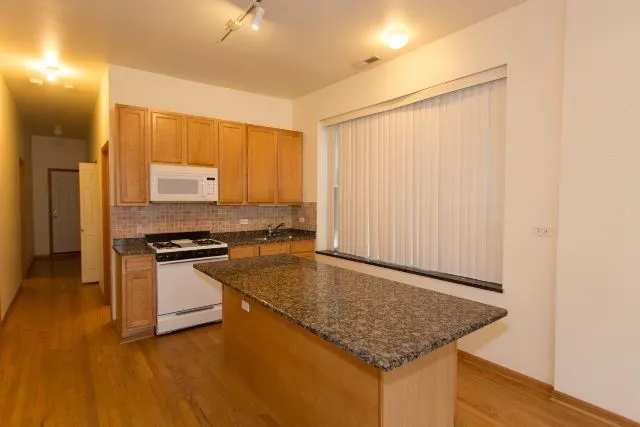 2138 W  Ave, ,  60622, USA 60622-unit#2F-Chicago-IL