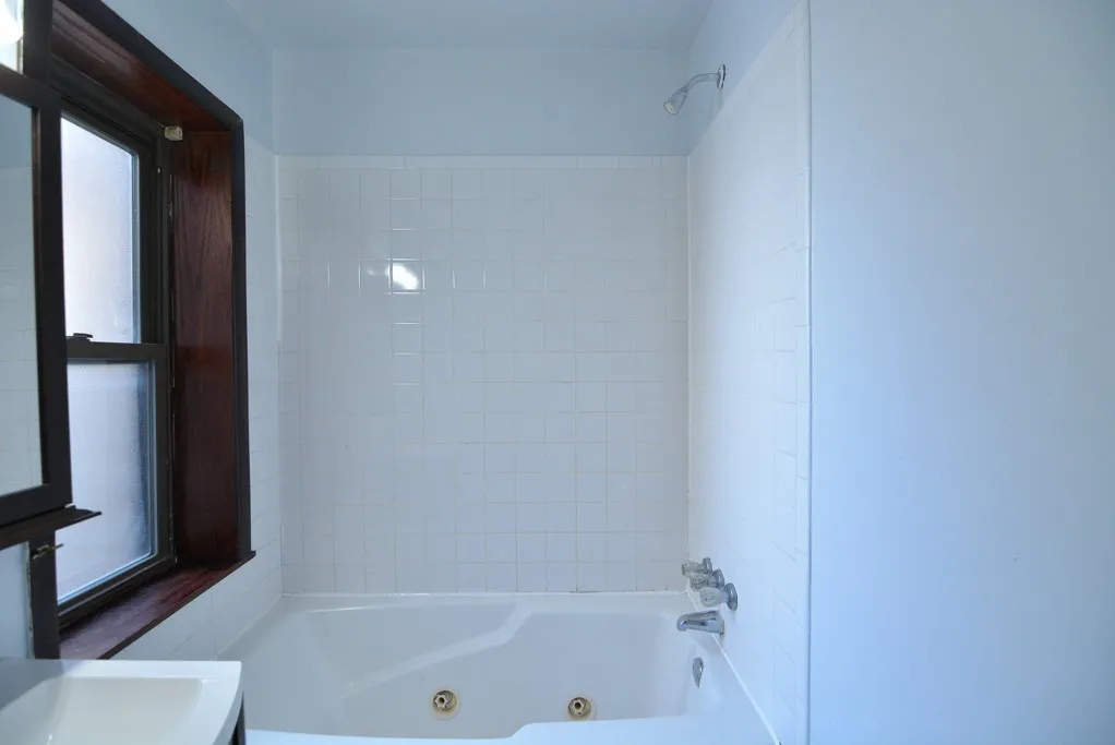 3241 N Damen Ave, ,  60618, USA 60618-unit#3-Chicago-IL