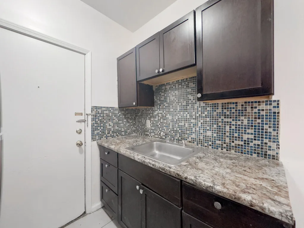931 W Sunnyside Ave, ,  60640, USA 60640-unit#2N-Chicago-IL